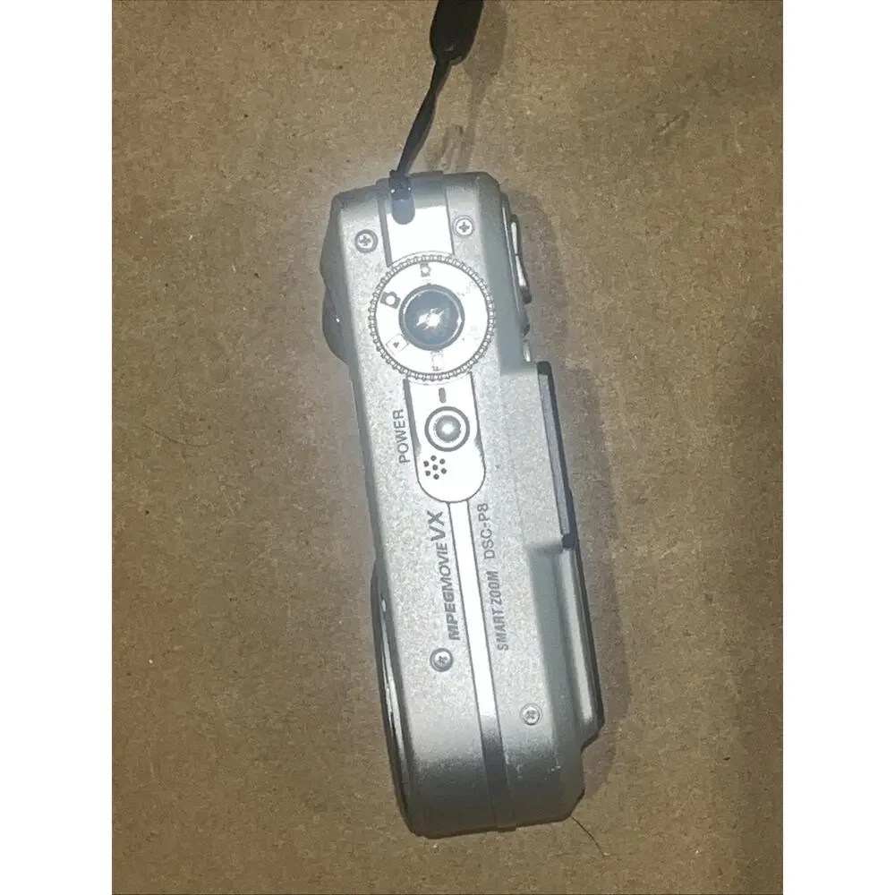 Sony Cyber-shot DSC-P8 Compact Digital Camera 3.2MP 3x Zoom Silver For Parts